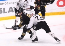 Приморский хоккейный клуб «Адмирал» завершил выступление в плей-офф КХЛ сезона 2024/2025, уступив в первом раунде розыгрыша Кубка Гагарина челябинскому «Трактору» со счетом 2:4 в серии