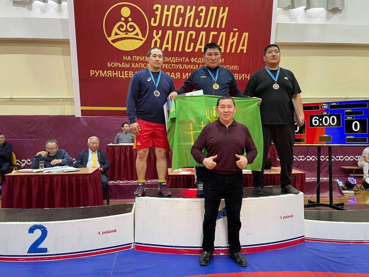 В Намском улусе борцы разыграли последние путевки на Игры Манчаары