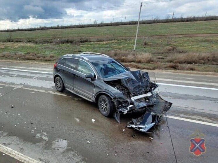 На трассе под Волгоградом произошло две аварии подряд