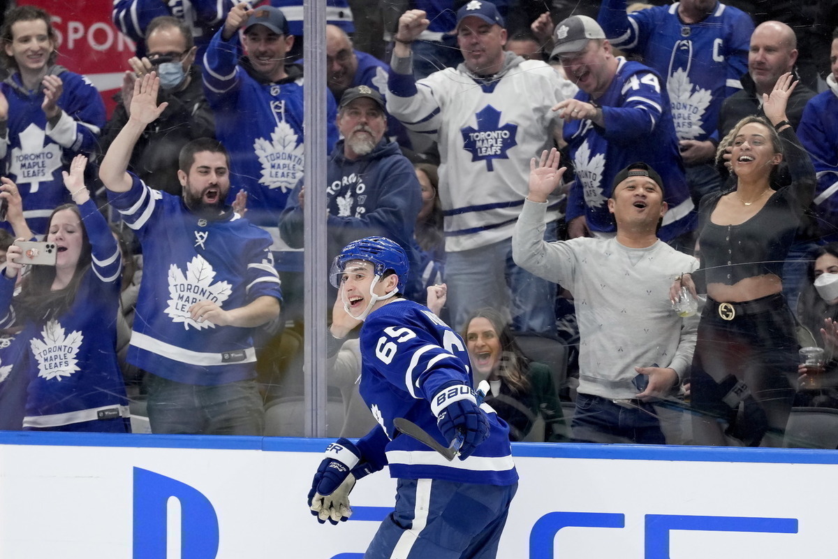 Дубль Михеева помог «Чикаго» обыграть «Питтсбург»