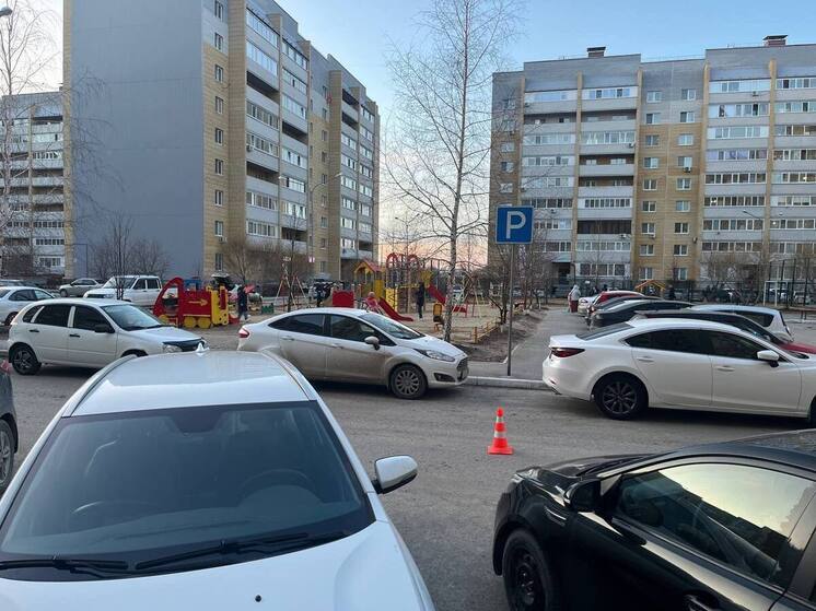 В Тюменской области автоводителям рекомендуют минимальную скорость во дворах