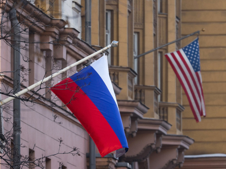 Датский депутат Ярлов: отношения РФ и США схожи с охотой медведя на орла