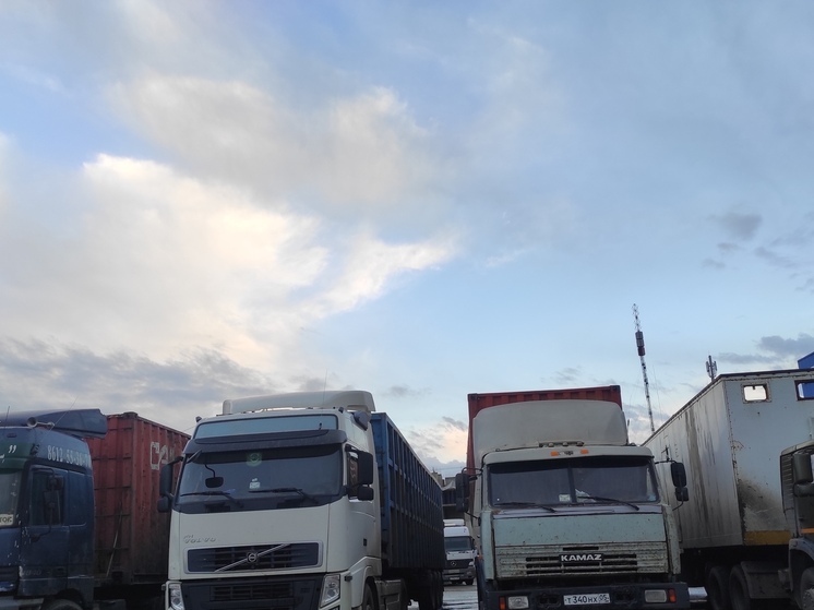 Запрещено движение автотранспорта по Транскавказской автомагистрали из-за неблагоприятных условий