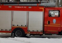 В Умбе 8 апреля в 00:04 поступило сообщение о пожаре в нежилом двухэтажном деревянном доме на улице Победы, 2