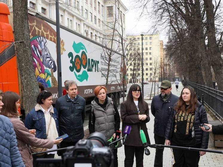 Служебным собакам, выполняющим задания в Херсонской области, передали амуницию
