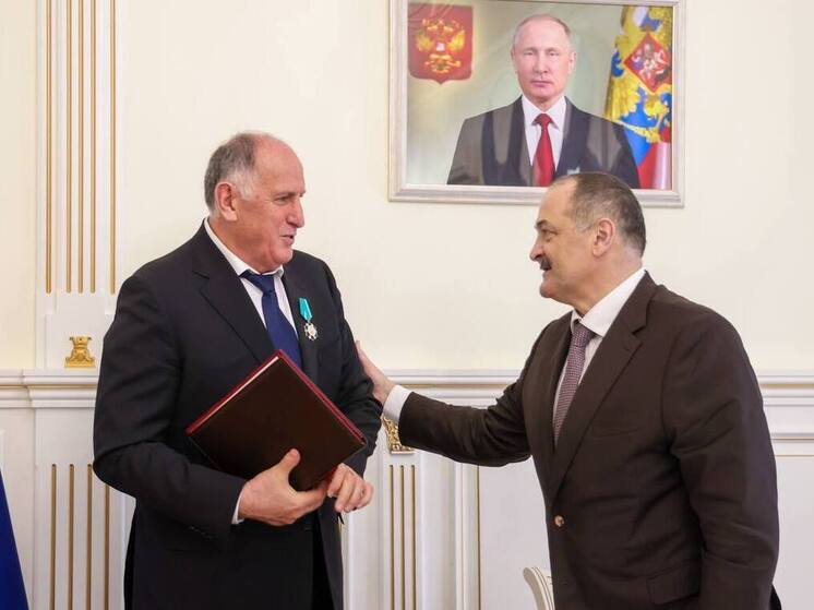 Премьер-министр Дагестана награжден орденом Почета