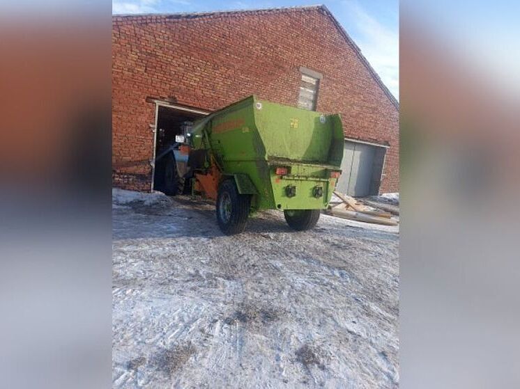 40-летний работник фермы из Башкирии погиб, упав в измельчитель