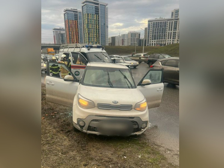 В Уфе водитель иномарки потерял сознание и съехал с дороги