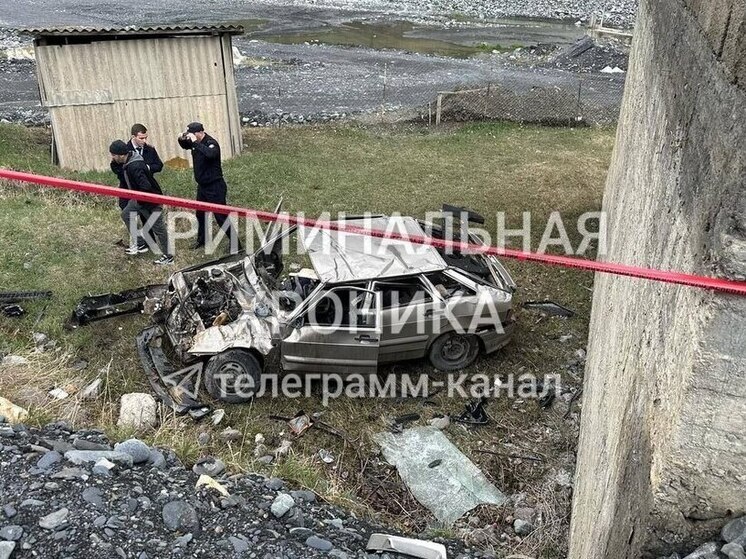 Два человека погибли и-за падения машины с обрыва в горах Дагестана