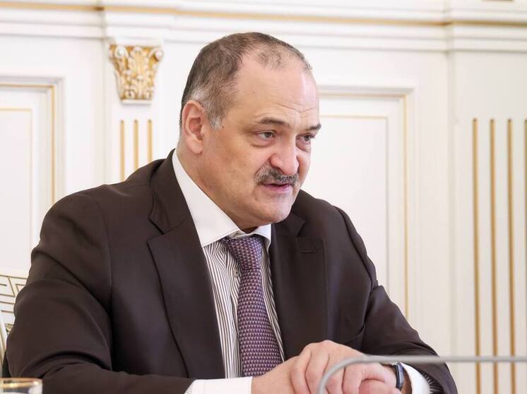 Меликов раскритиковал рекламу косметологических услуг на маршрутках