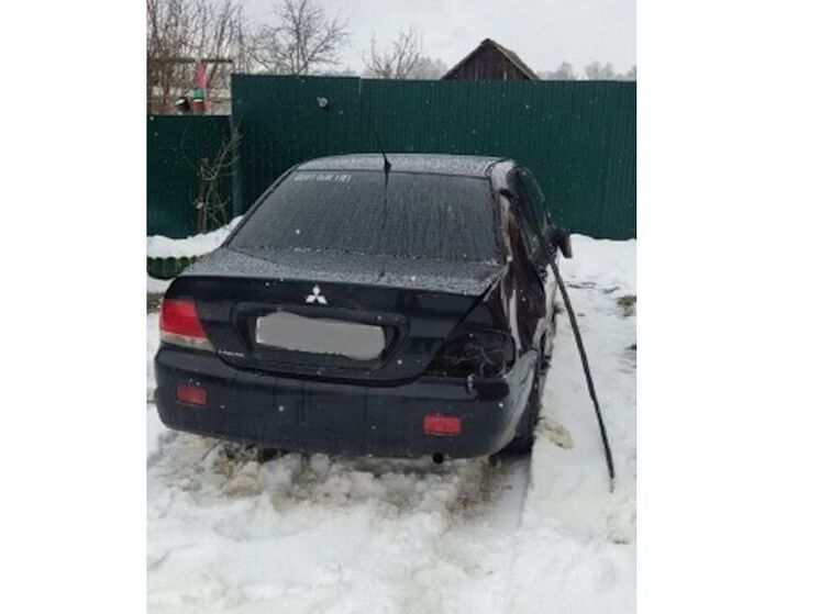 Под Рославлем девушка на «Мицубиси» улетела в кювет