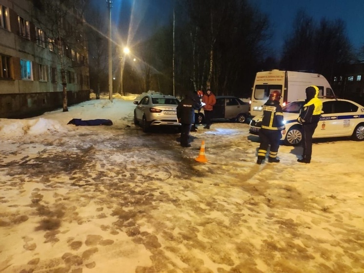 В Апатитах пешеход погиб под колесами автомобиля