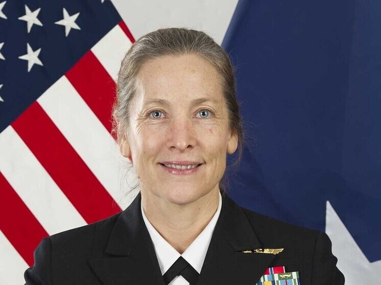 Военного представителя США в НАТО уволили из-за портрета Трампа