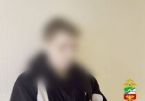 Сотрудники транспортной полиции задержали в Красноярске 20-летнего мужчину, который размещал наркотические вещества в тайниках по городу