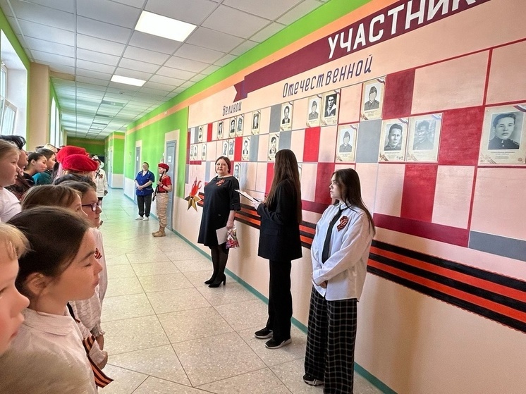 В школе поселка Индига открыли Стену Памяти