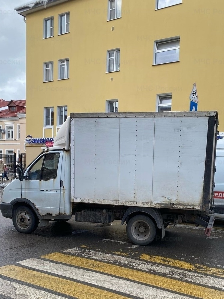 В Калуге женщина попала под колёса «Газели»