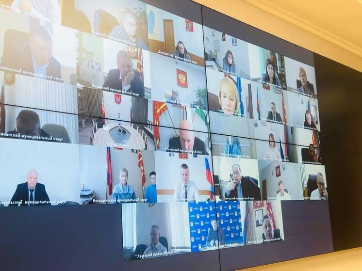 Василий Анохин: На Смоленщине необходимо создавать привлекательные для молодых людей условия жизни и работы