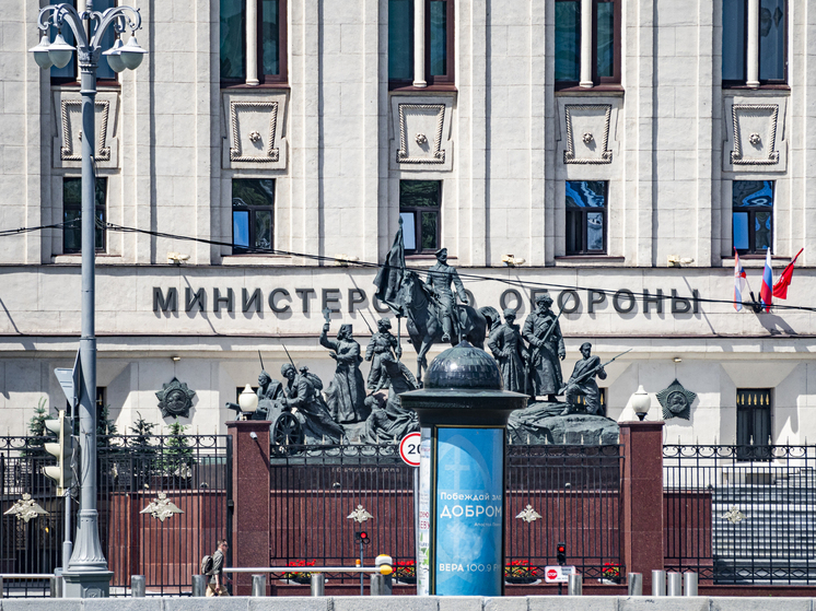 Бригаде десантников, которая участвовала в операции «Поток», были вручены ордена Суворова и Жукова
