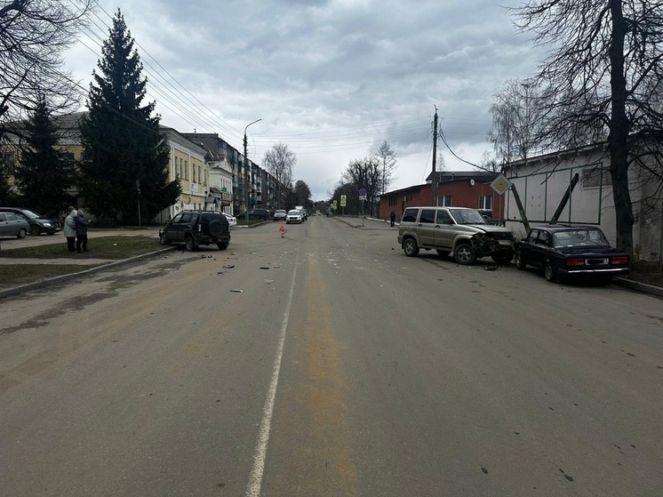 Во Мценске в тройном ДТП пострадал один человек