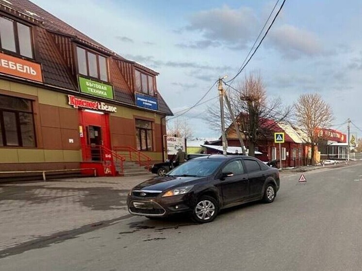 19-летний водитель сбил женщину на парковке в брянской Клетне
