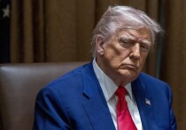 Президент Соединенных Штатов Америки Дональд Трамп в социальной сети сообщил, что министр транспорта в настоящий момент занимается расследованием катастрофы вертолета неподалеку от Нью-Йорка