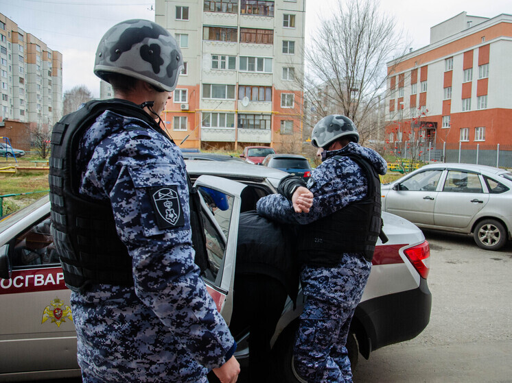 В Пензе пьяный мужчина пытался украсть шампанское из магазина