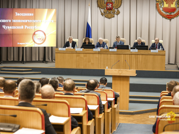 Олег Николаев пригласил общественников контролировать стройки и благоустройство