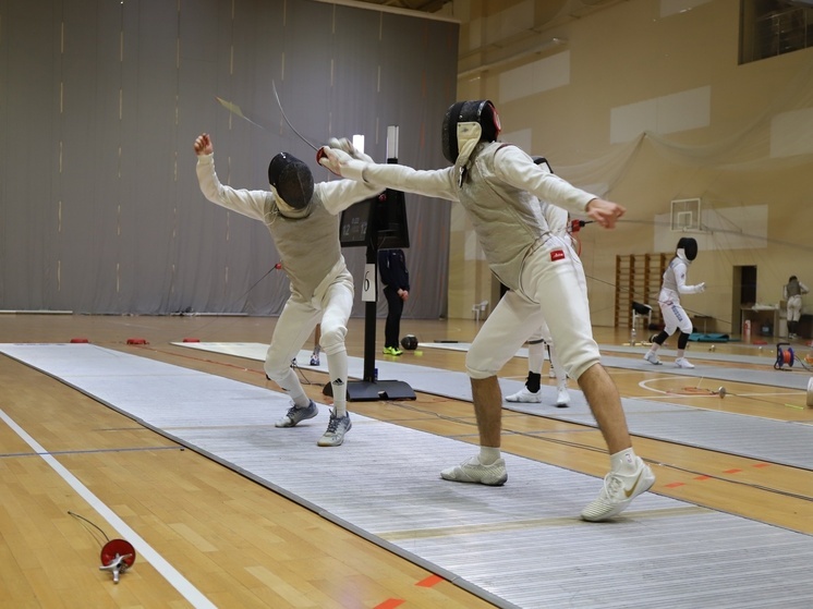 В Сочи тренируется сборная России по фехтованию