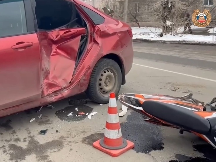 В Ярославской области малолетний мотоциклист протаранил автомобиль