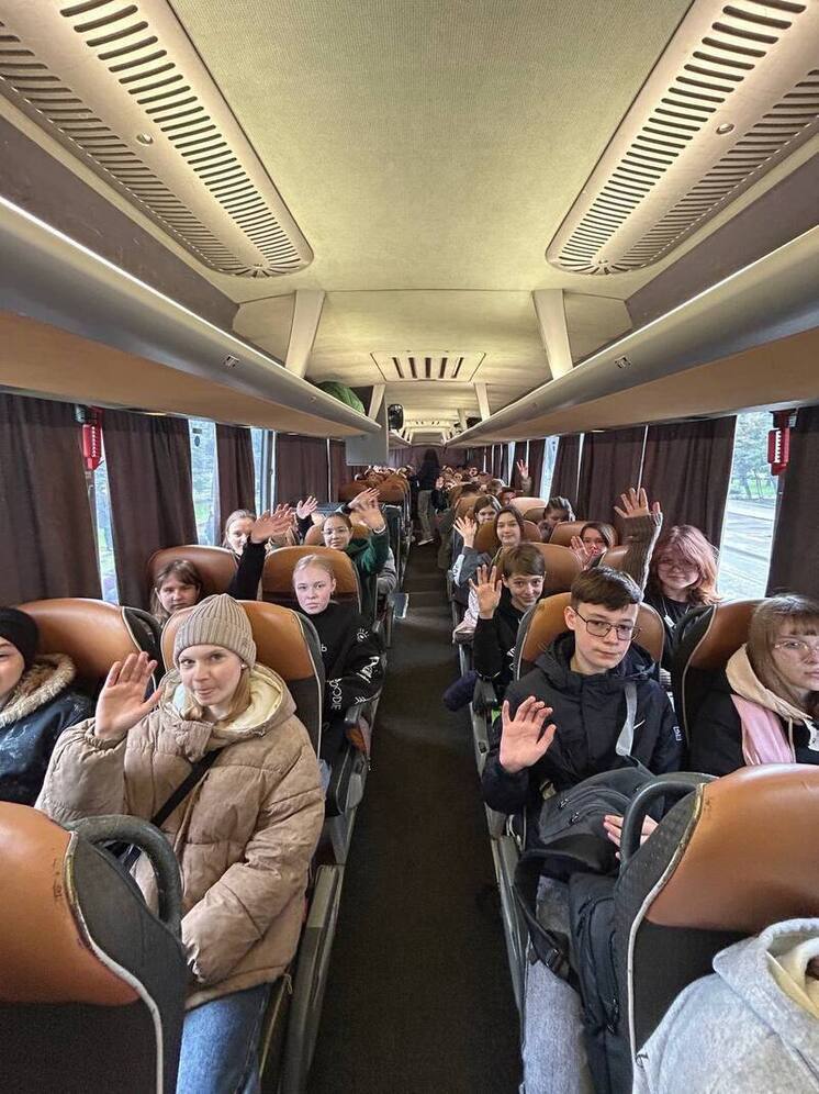 Свыше 200 детей из ДНР посетят Санкт-Петербург