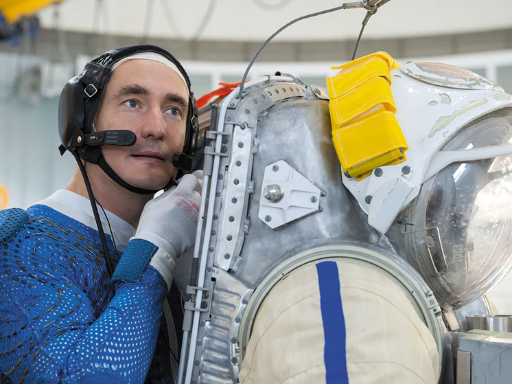 Хабаровский космонавт Петр Дубров готовится к полету в космос