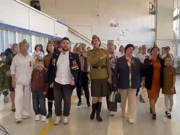 На вокзале Астрахани спели «Катюшу»