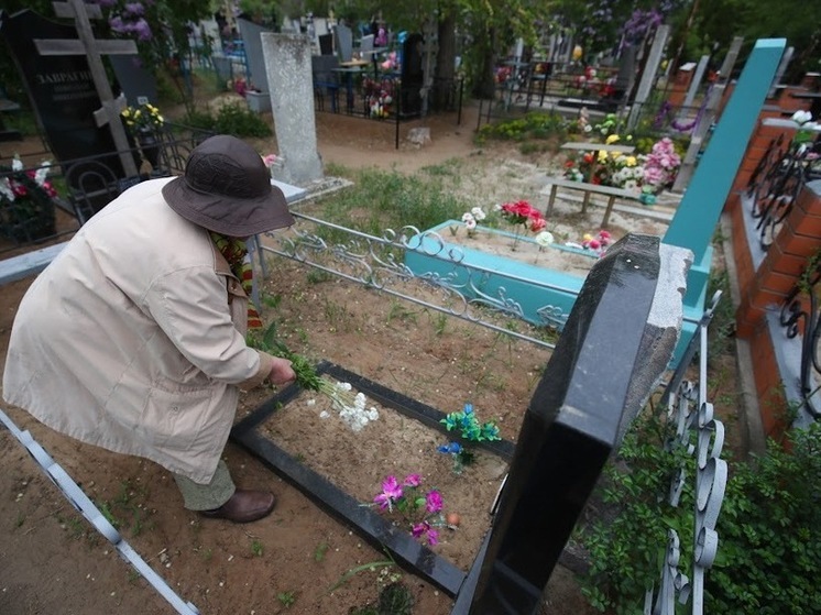 В Волгоградской области из-за самозахвата мест на кладбище произошел конфликт