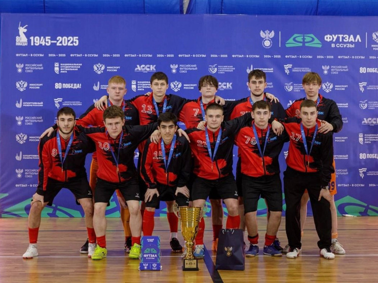 «Сильные духом!» из Мурманска взяли «бронзу» на Всероссийских соревнованиях по футзалу