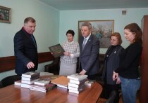 12 апреля министр культуры ДНР Михаил Желтяков сообщил о состоявшейся встрече с представителем министерства физической культуры и спорта Приморского края Юрием Грачевым