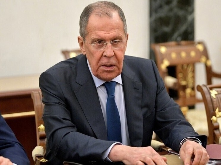 Лавров охарактеризовал заявления Зеленского о миротворцах как шизофренические