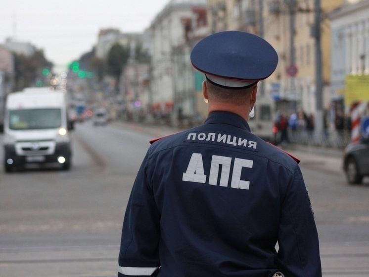 Водитель “Фольксваген Поло” наказан за езду по обочине