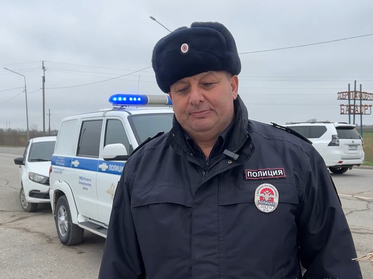 Полицейский в Дагестане спас человека из горящей машины