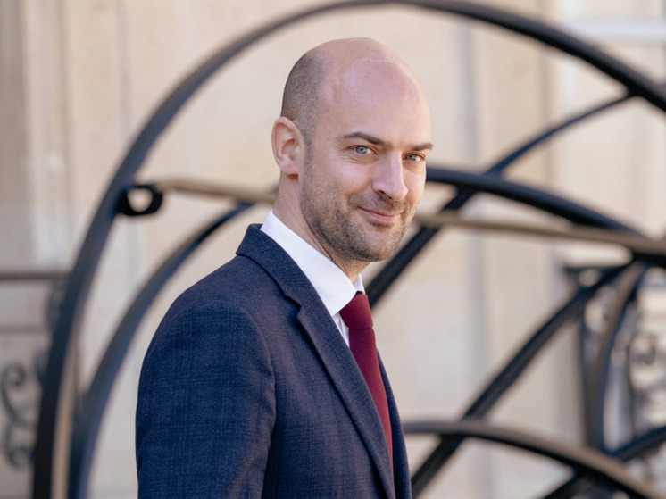 Глава МИД Франции Барро призвал ЕС ввести новые санкции против РФ