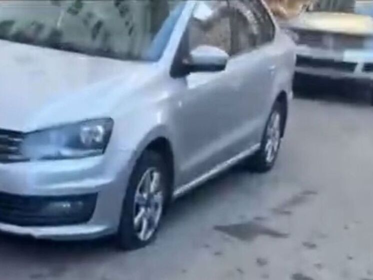 В Балашихе у ЖК хулиганы прокололи колеса у автомобилей