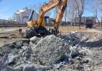 В парке Победы города металлургов продолжается реконструкция памятника «Колокол»