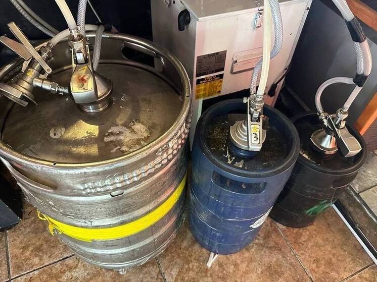 В Сочи за неделю правоохранители изъяли 450 л несанкционированного спиртного