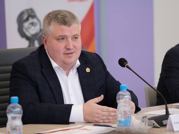 Три тысячи новгородских ветеранов получат выплаты ко Дню Победы