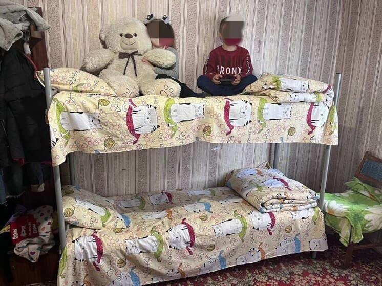 В Каховском округе шесть многодетных семей получили кровати и матрасы