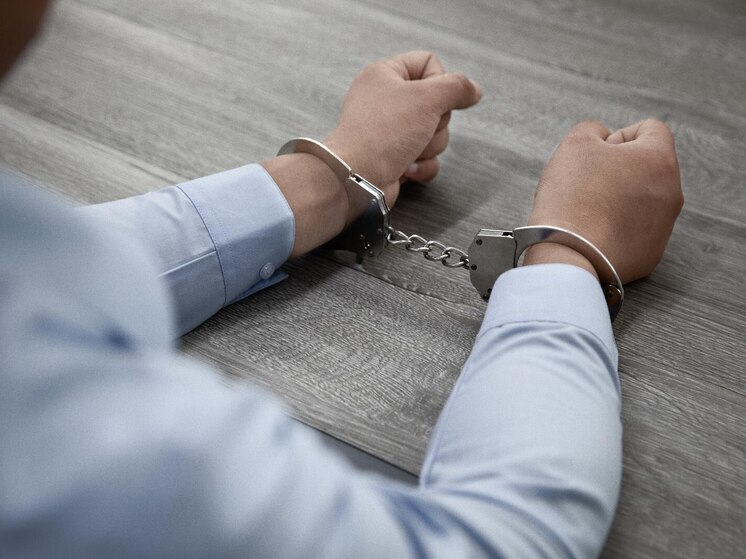 Начальник предприятия ЖД транспорта ответит в суде за взятку в Новосибирске