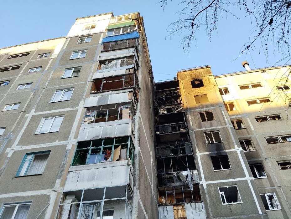 Курск подвергся массированной атаке беспилотников: кадры последствий