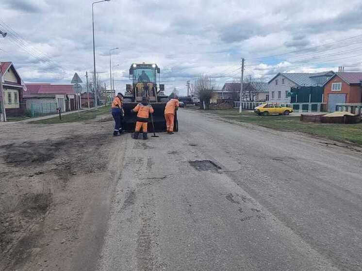 В Чувашии за сутки отремонтировали более 1000 квадратных метров дорог