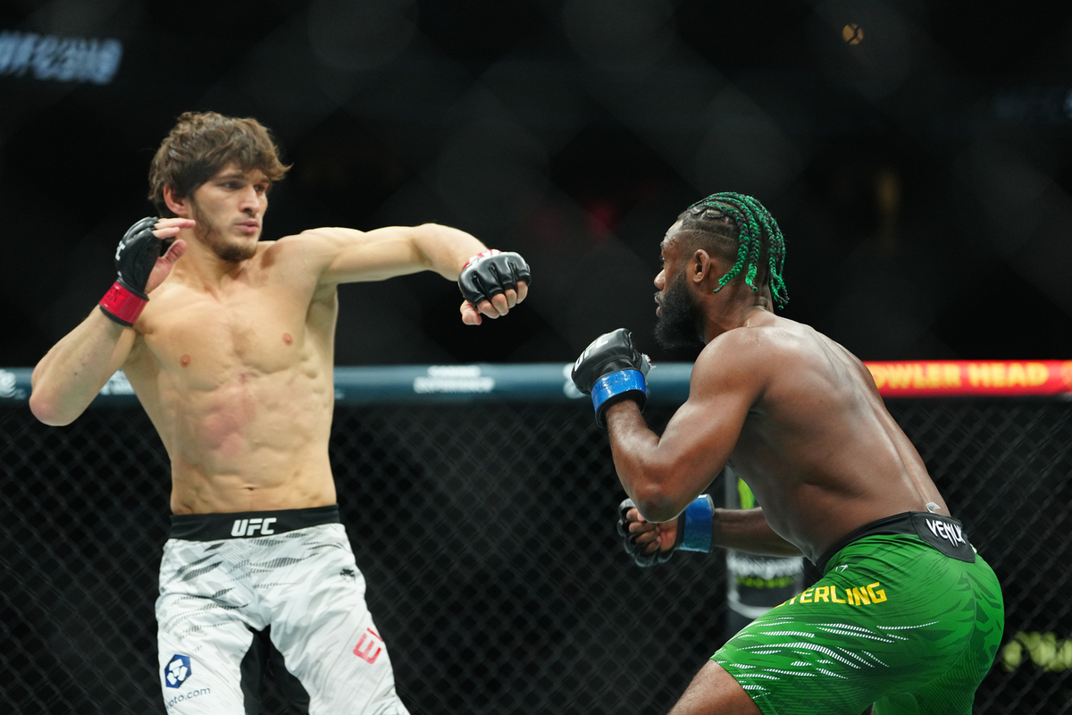 Волкановски завоевал вакантный пояс чемпиона на UFC 314