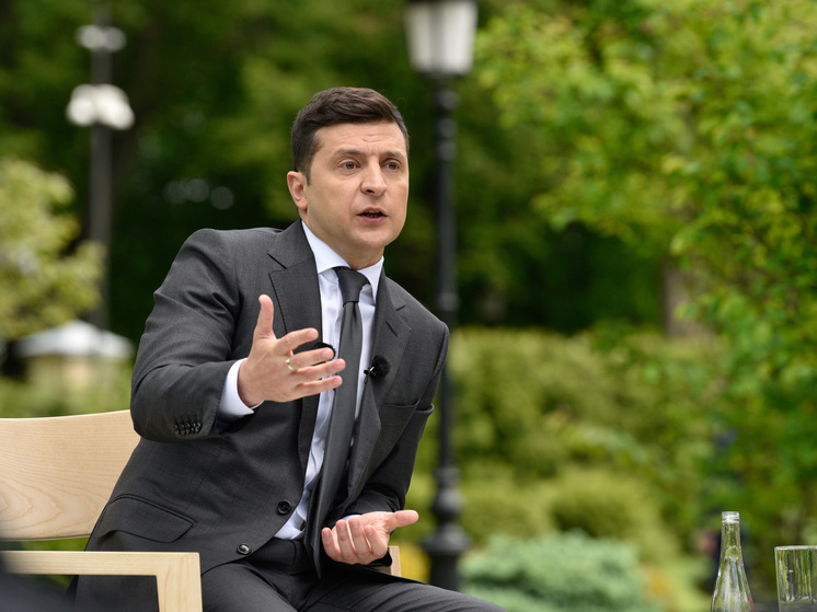 Владимир Зеленский планирует пригласить европейских чиновников на 9 мая