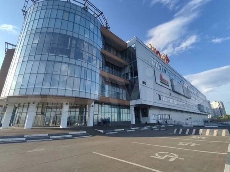 Красноярский ТРЦ «Июнь» вновь выставлен на продажу за 1,6 миллиарда рублей